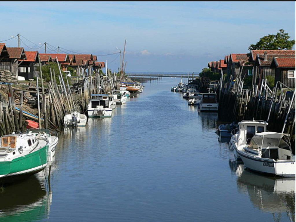 Charme & Confort- Les Du Bassin D'arcachon- Petit-dejeuner Sur Demande - Nuitee, Court Sejour, Semaine Gasthuis