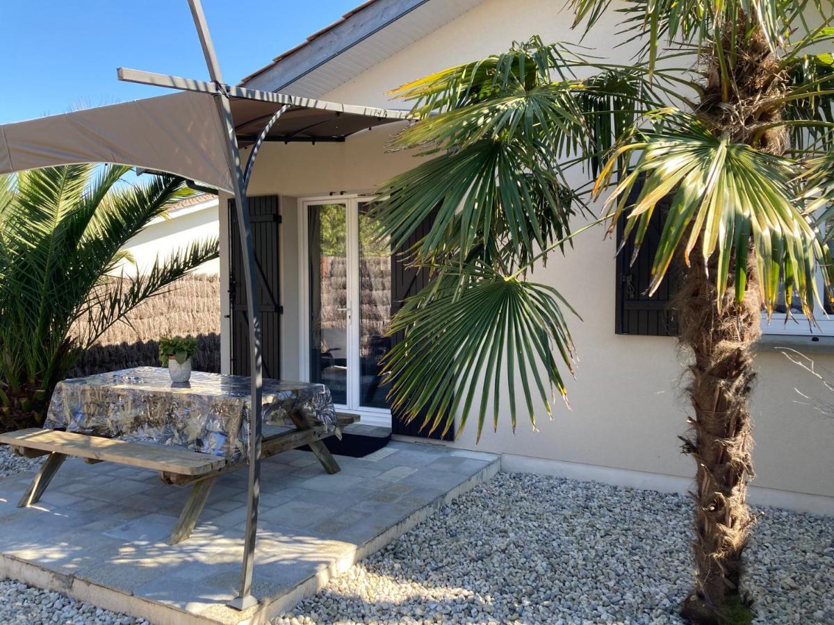 Les Du Bassin D'arcachon: Charming Retreats With Optional Breakfast Guest house